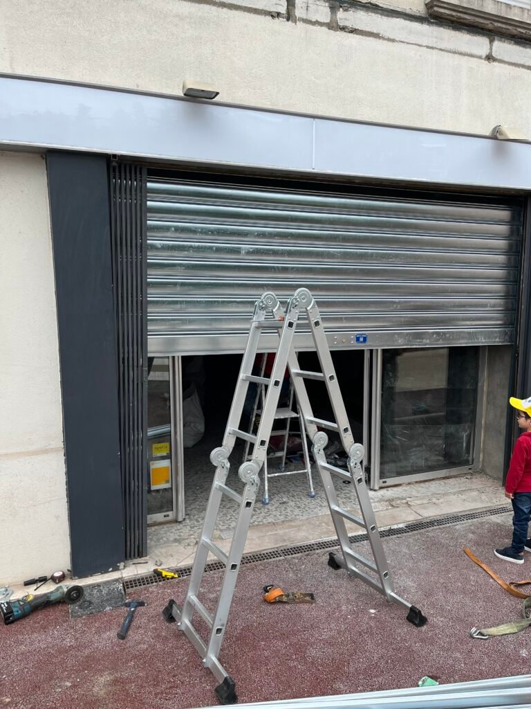 Serrurier-Locksmith®: Prix pour l’installation de son Rideau Métallique à Paris 75002 