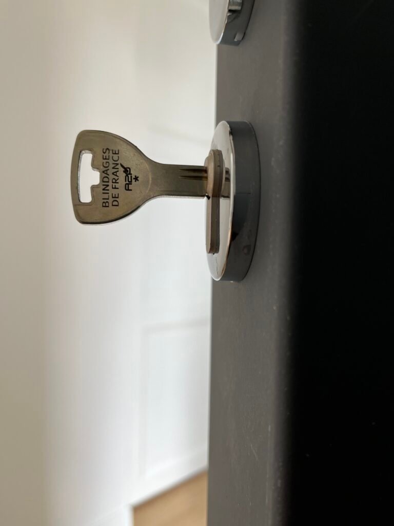 Serrurier-Locksmith® Serrure multipoints : Serrure de haute sécurité à Paris 75002 (Bourse)