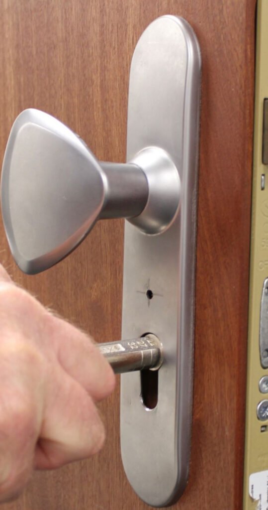 Serrurier-Locksmith® Paris 14 Votre Serrurier Paris 75014 Urgence & Dépannage 24/7