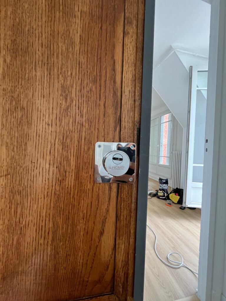 Serrurier-Locksmith® Sartrouville Expert en Installation de Porte Blindée à Sartrouville 78