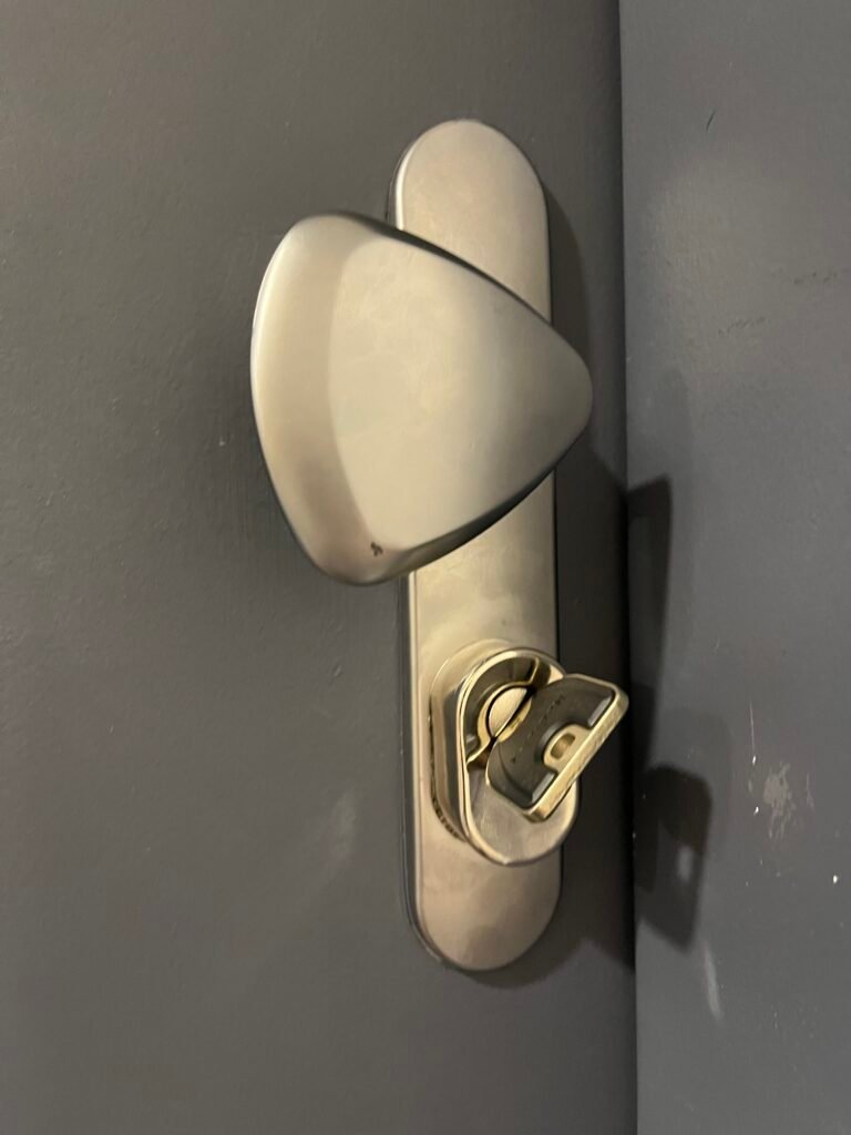 Changement de serrure : comment savoir si c'est le bon moment ? Signes d'usure, risques et conseils d'expert